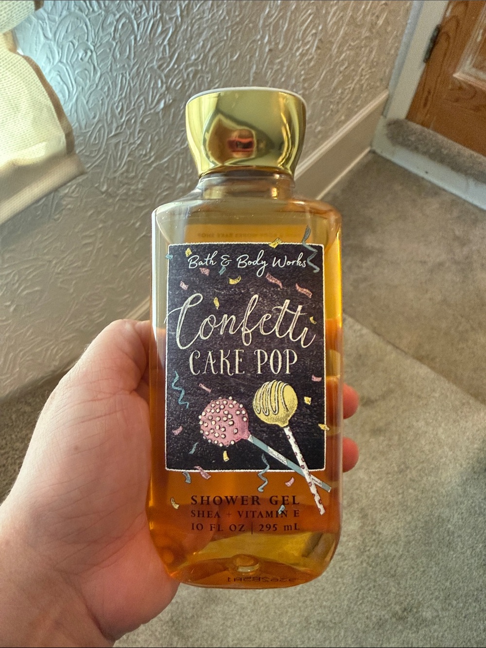 Bath & Body Works Confetti Cake Pop Shower Gel - Gold and Black Label